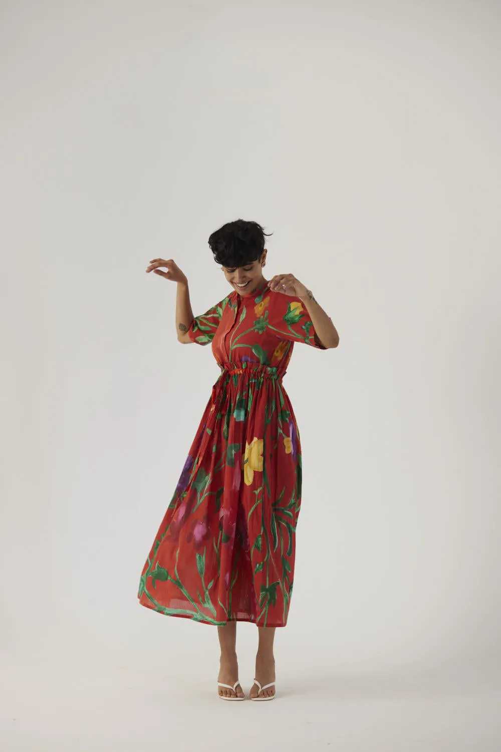 BIG BOTANICAL RED GATHERED DRESS