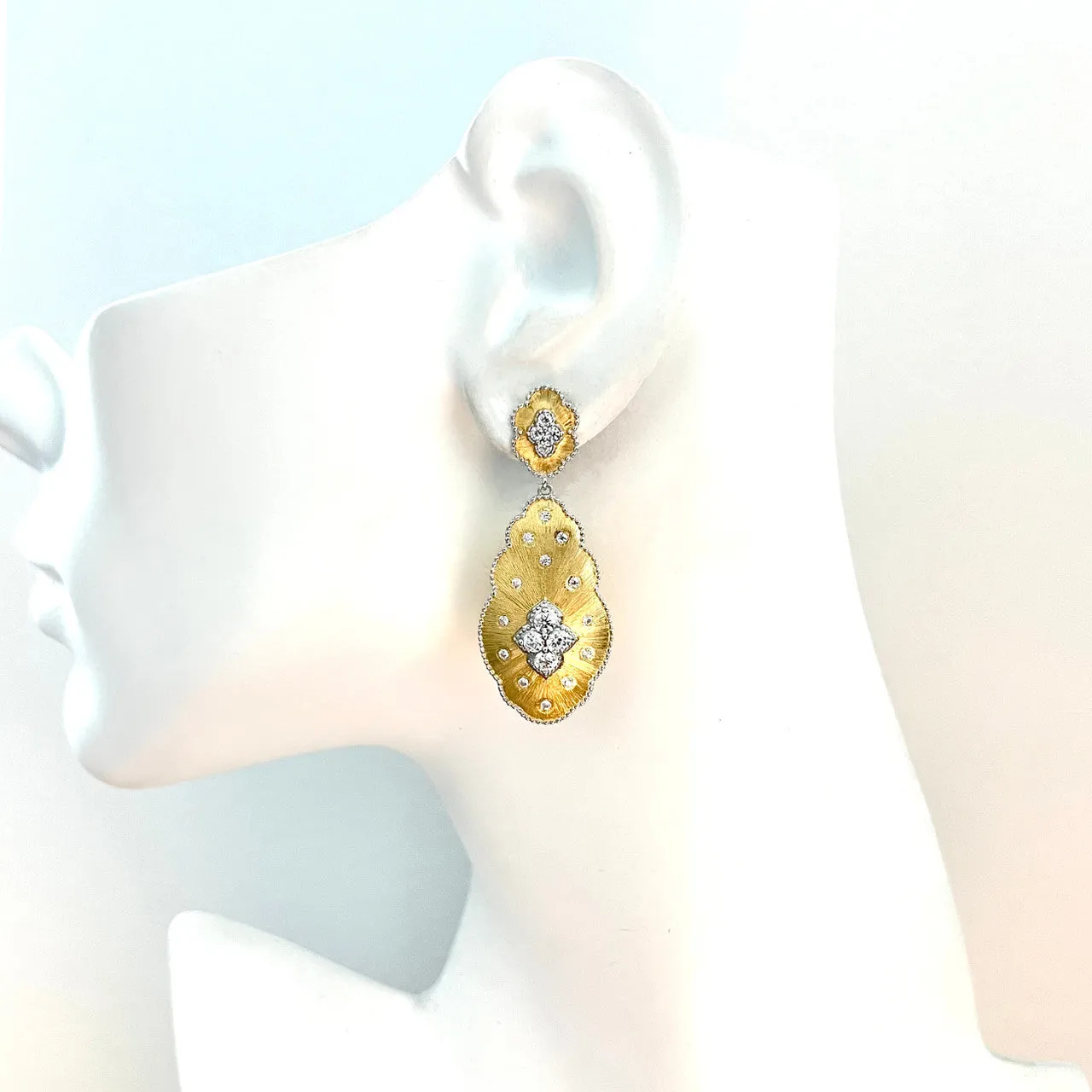 Flower-pattern Tear Drop Vermeil Earrings - Gold